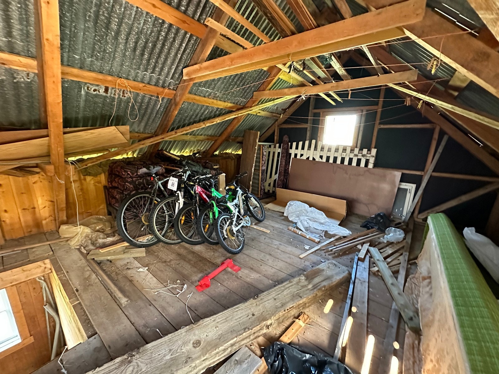 Låve innvendig Galleribilde