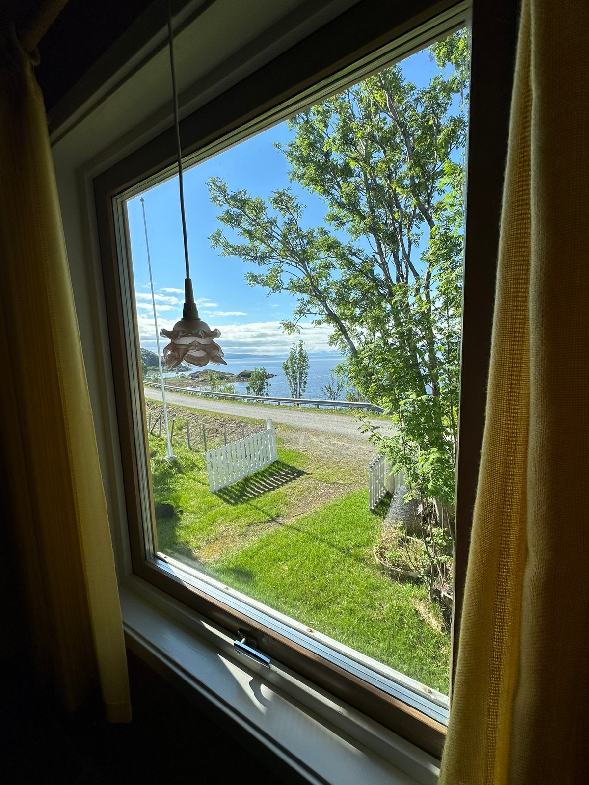 Utsikt fra vinduet Galleribilde