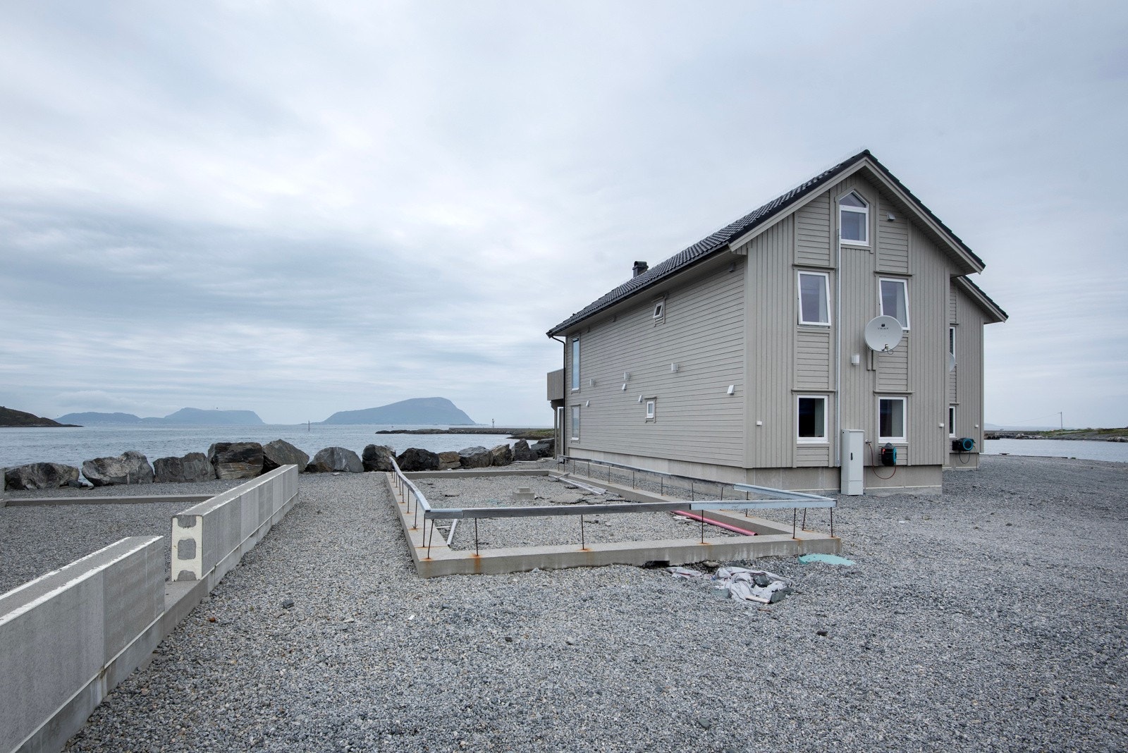 Rorbua skal ha tilsvarende utførelse som de som er ferdigstilt. Galleribilde