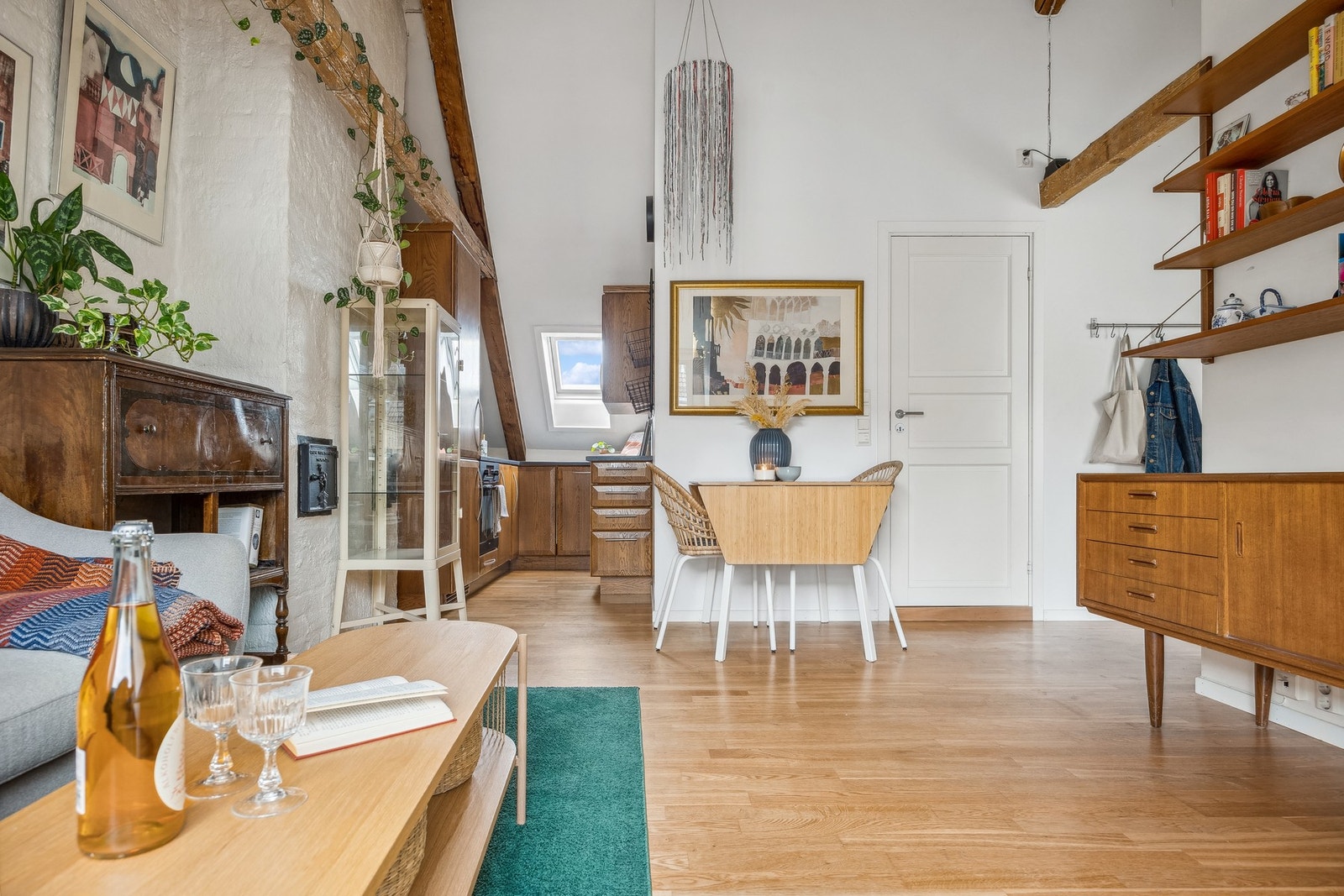 Leiligheten måler 29 kvm (BRA-i), og består av stue, kjøkken, bad, entré og soverom. Galleribilde