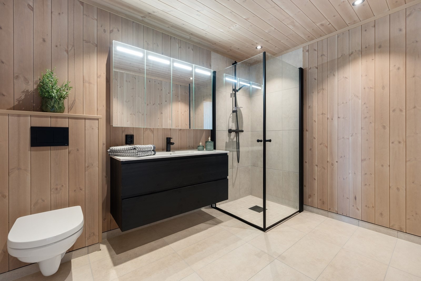 Badet har en god gulvvarme. Galleribilde