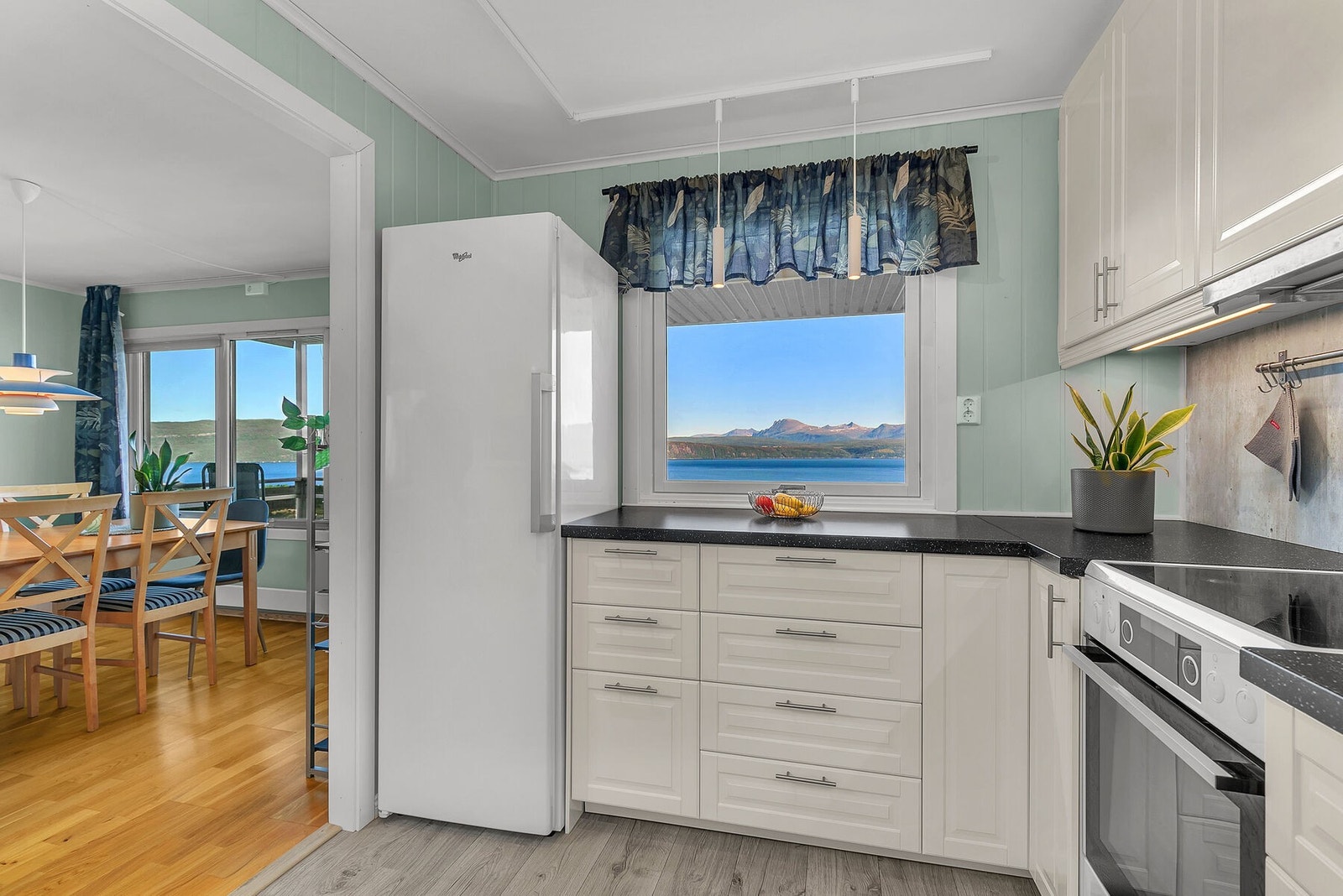 Åpen løsning mot stue Galleribilde