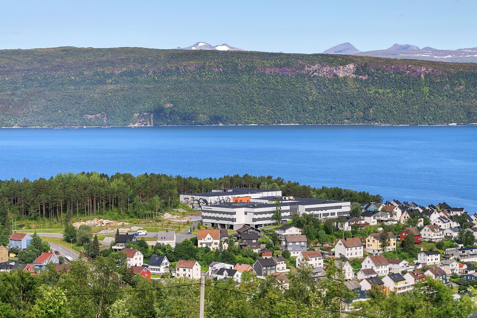 Utsikt mot Ofotfjorden og Vegglandet Galleribilde