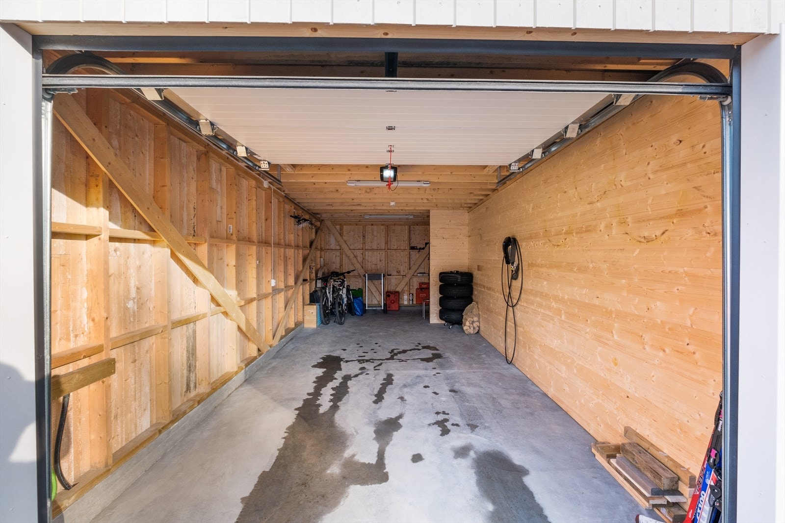 Bilde av garasjen. Galleribilde