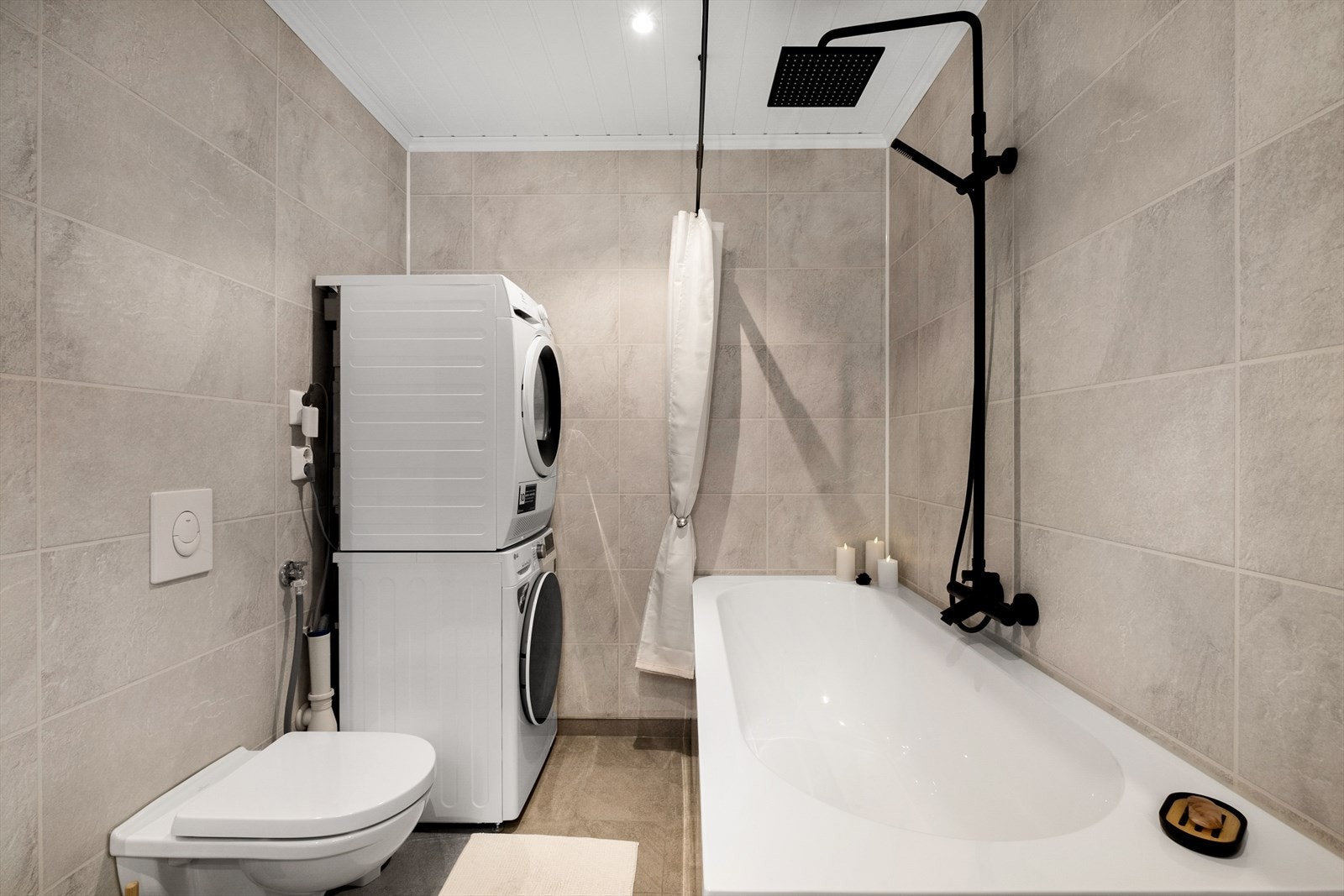 Baderommet oppleves romslig. Galleribilde