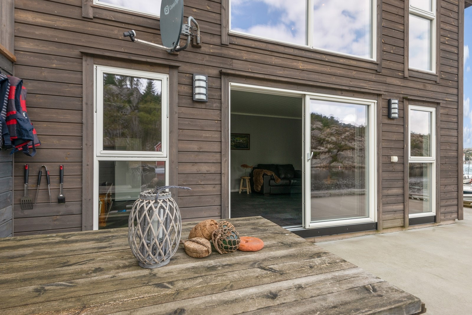 Her kan du tilbringe hele sommeren og invitere både familie og venner på bading og grilling. Galleribilde