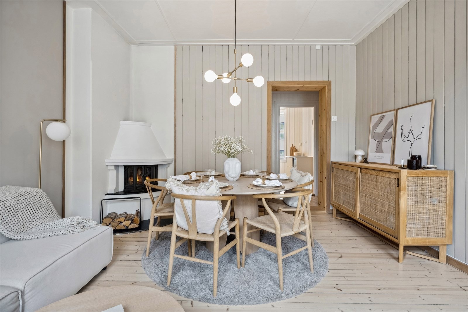 God plass til både sofa- og spisegruppe. Galleribilde