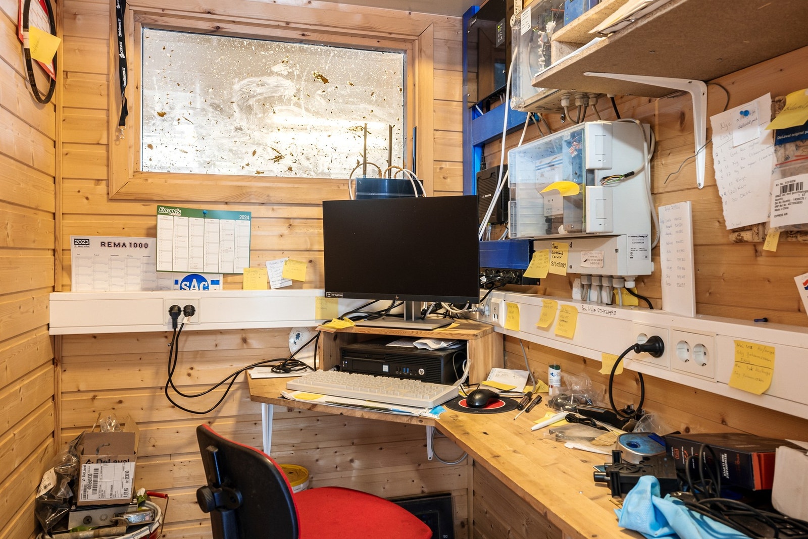 Kontor som ligger i driftsbygning Galleribilde