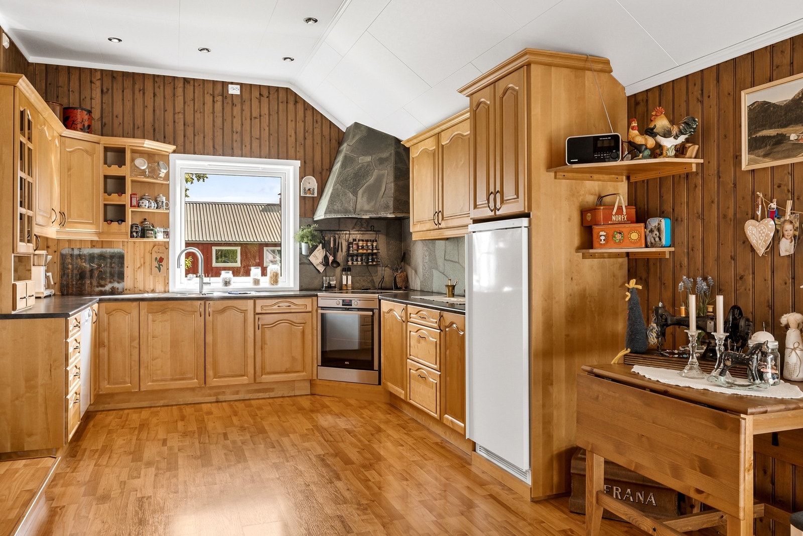 Kjøkken- Innredning fra Trøndertre Galleribilde