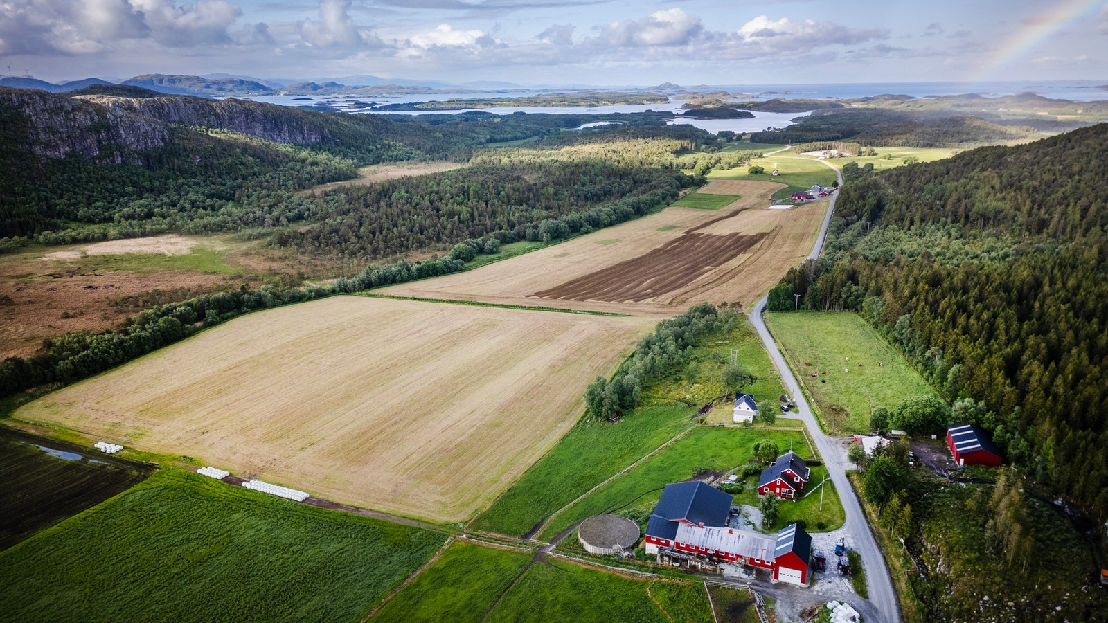 Tur- og fiskemuligheter både i sjø og ferskvann i nærområdet. Galleribilde