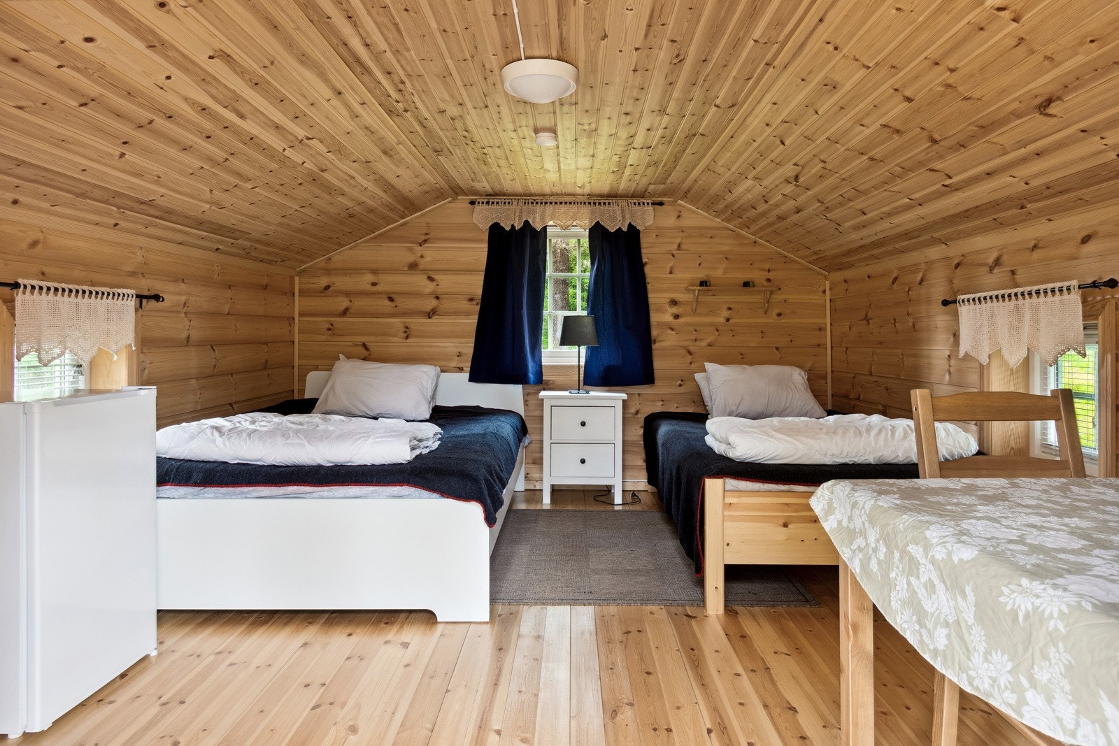 Annekset er på 14m² og har godt med plass til senger Galleribilde