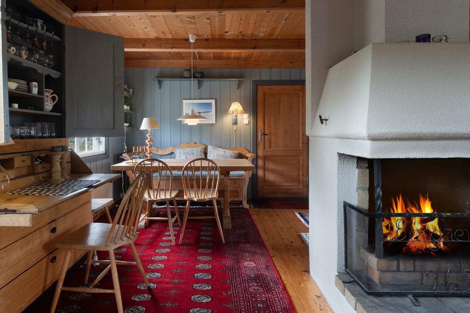 Åpen løsning med naturlig lys og sjarmerende detaljer Galleribilde