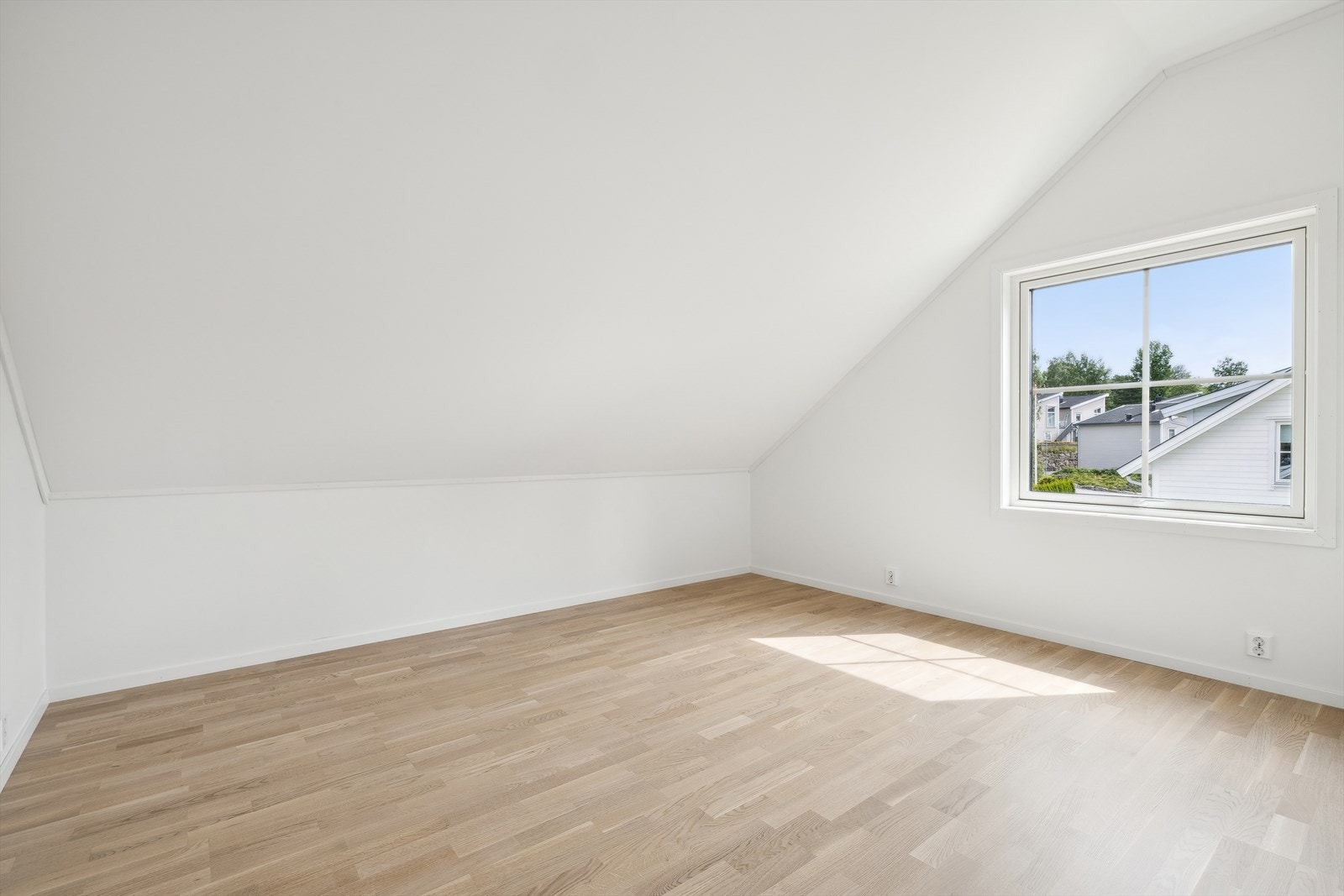 Soverom II i loftetg. Galleribilde