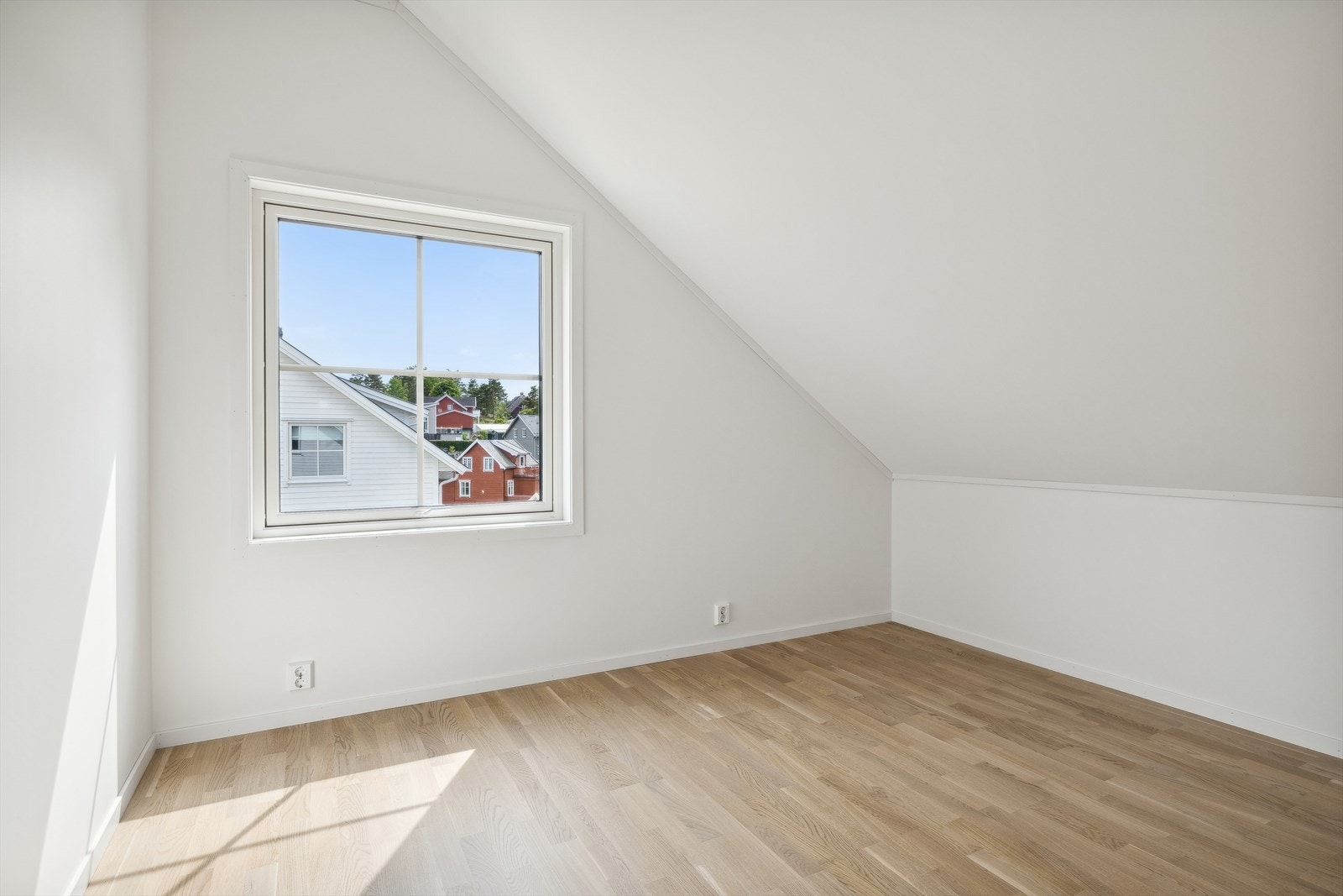 Soverom III i loftetg. Galleribilde