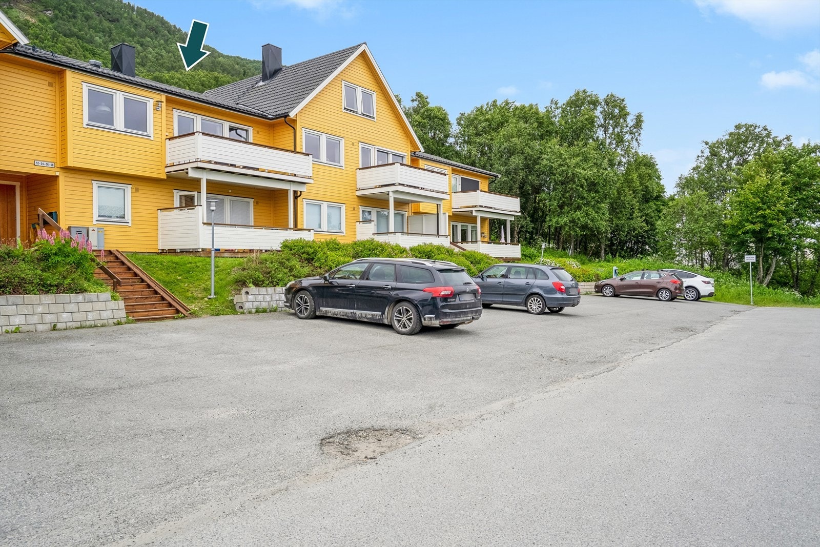 Leiligheten befinner seg i 2.etg. i Selma borettslag og har stor vestvendt balkong Galleribilde