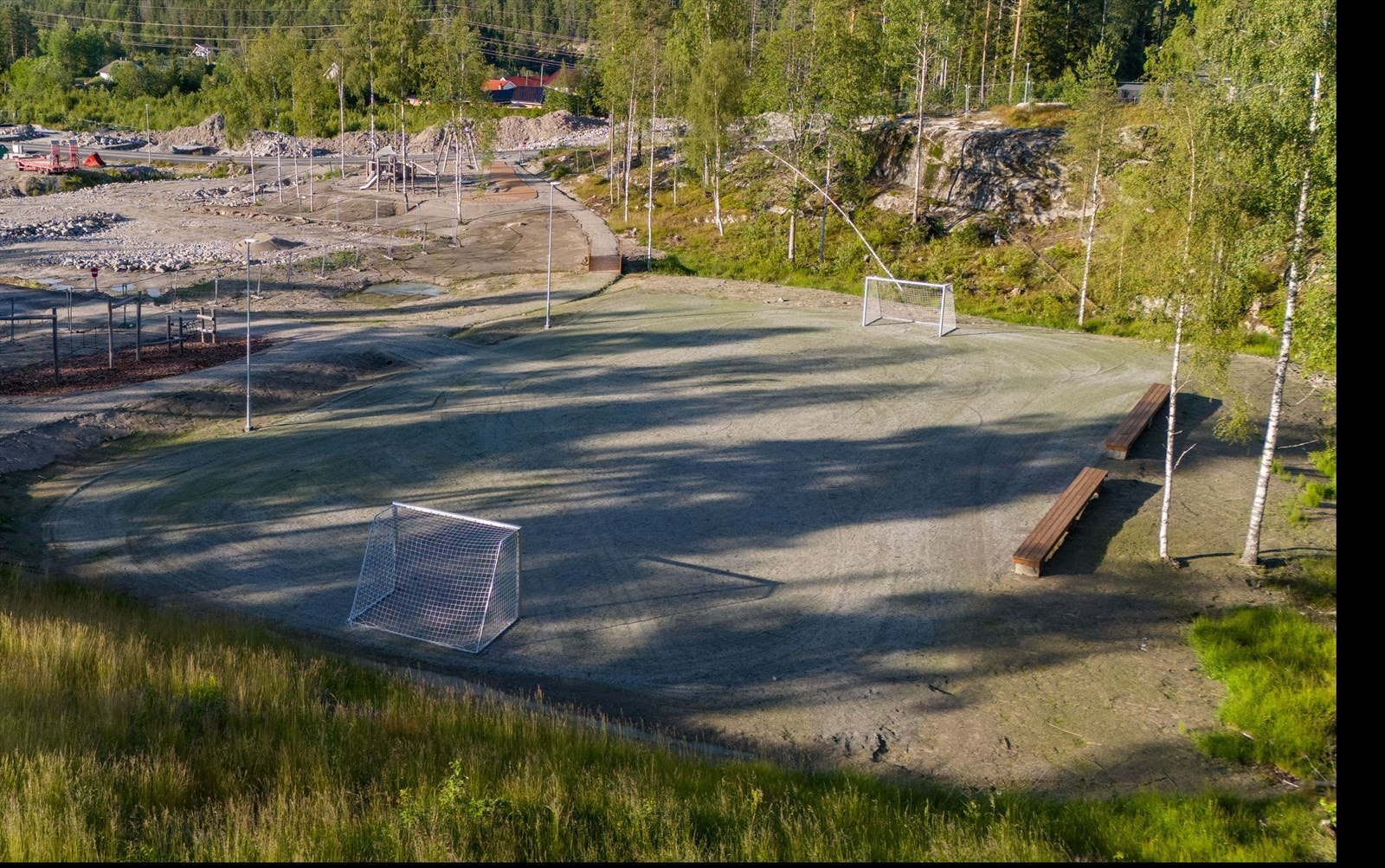 Innerst i det nye boligfeltet er det etablert en ballbinge i trygge omgivelser og gangavstand til tomta. Galleribilde