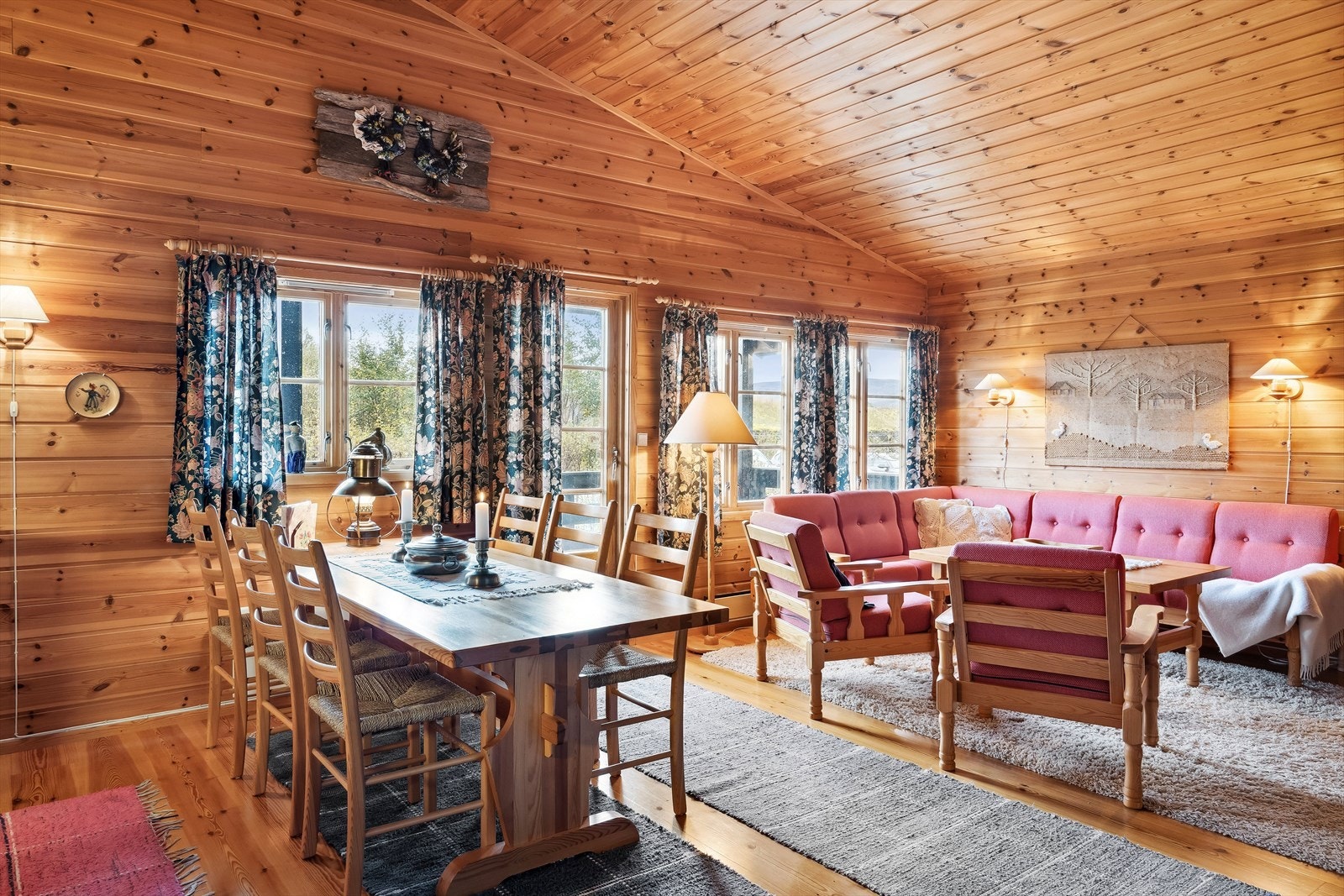 Velkommen til Haugsynlie 114, en eiendom presentert av EiendomsMegler 1 Fjellmegleren! Galleribilde