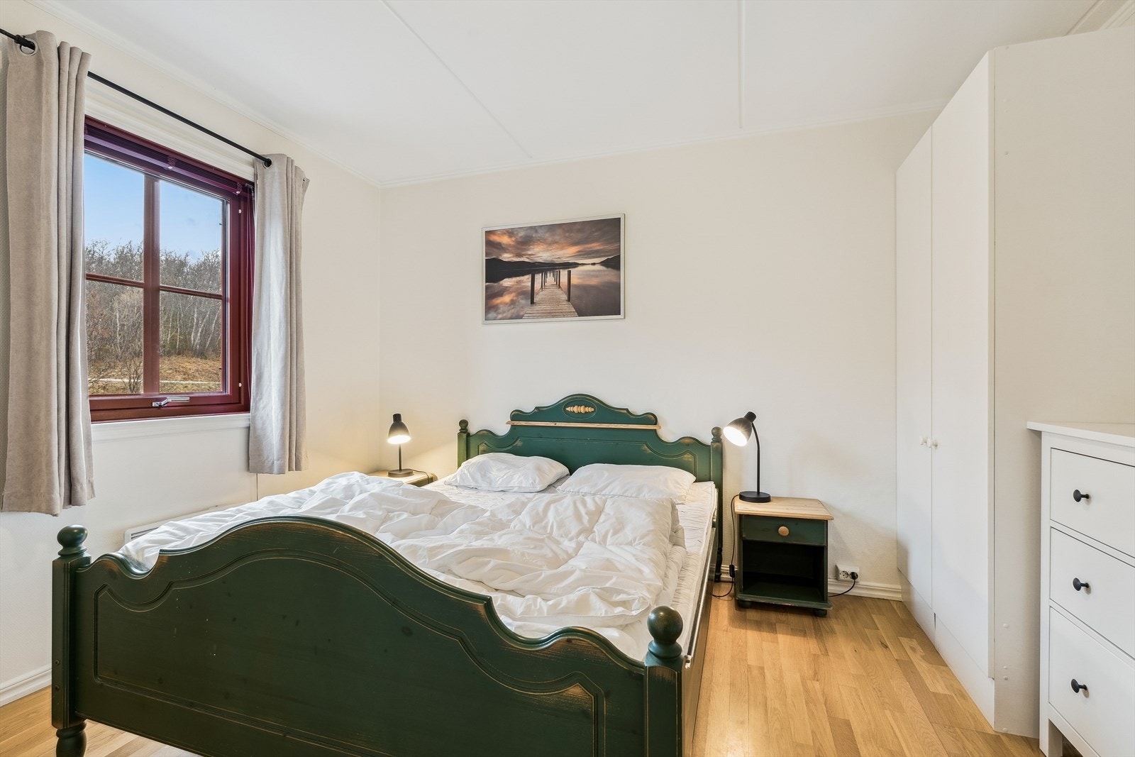 Soverom 1med dobbeltseng. Galleribilde