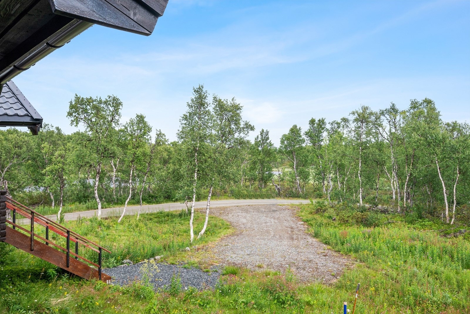 Like ved eiendommen, kjøres det opp skiløyper på vinteren. Så her kan du spenne på deg skiene like ved din egen hytte. Galleribilde