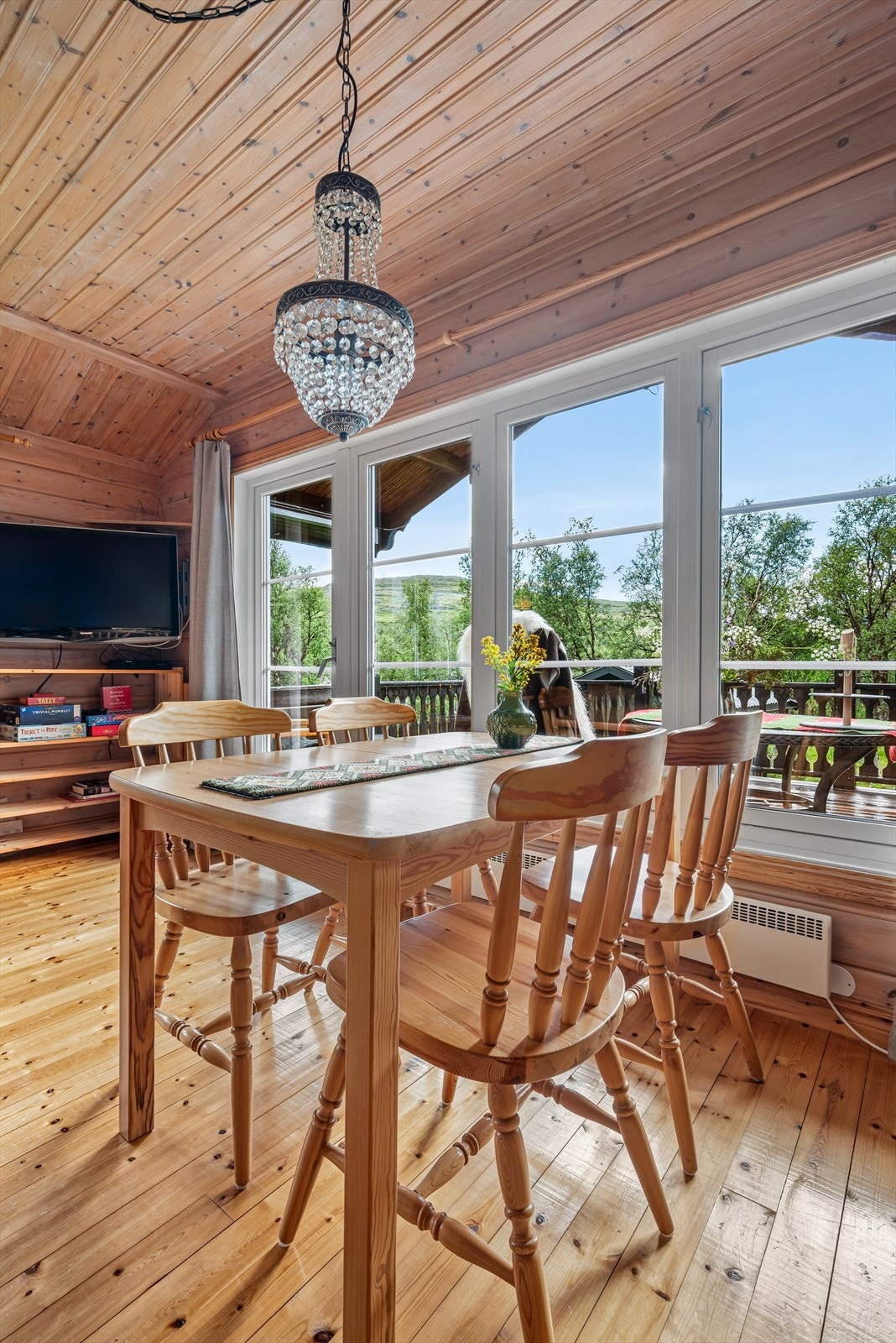 Her kan delikate måltider inntas, mens den flotte utsikten nytes til det fulle. Galleribilde