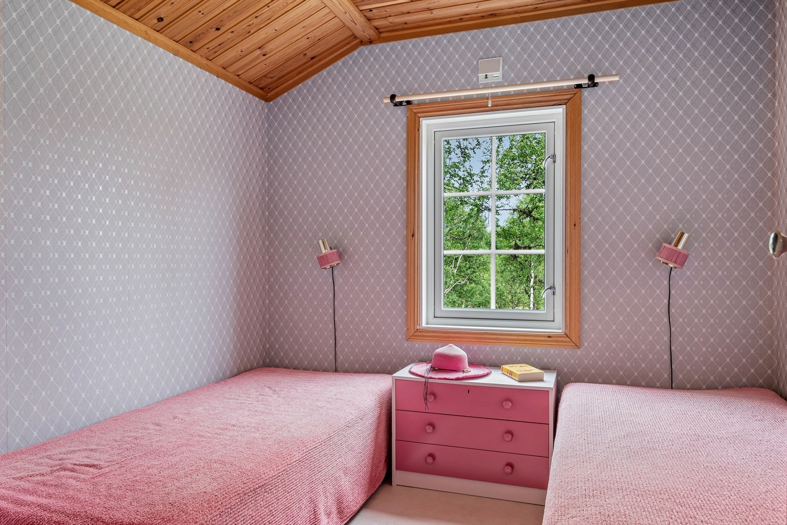 Soverommene i hytta måler hhv. 7,5 kvm og 5 kvm. Galleribilde