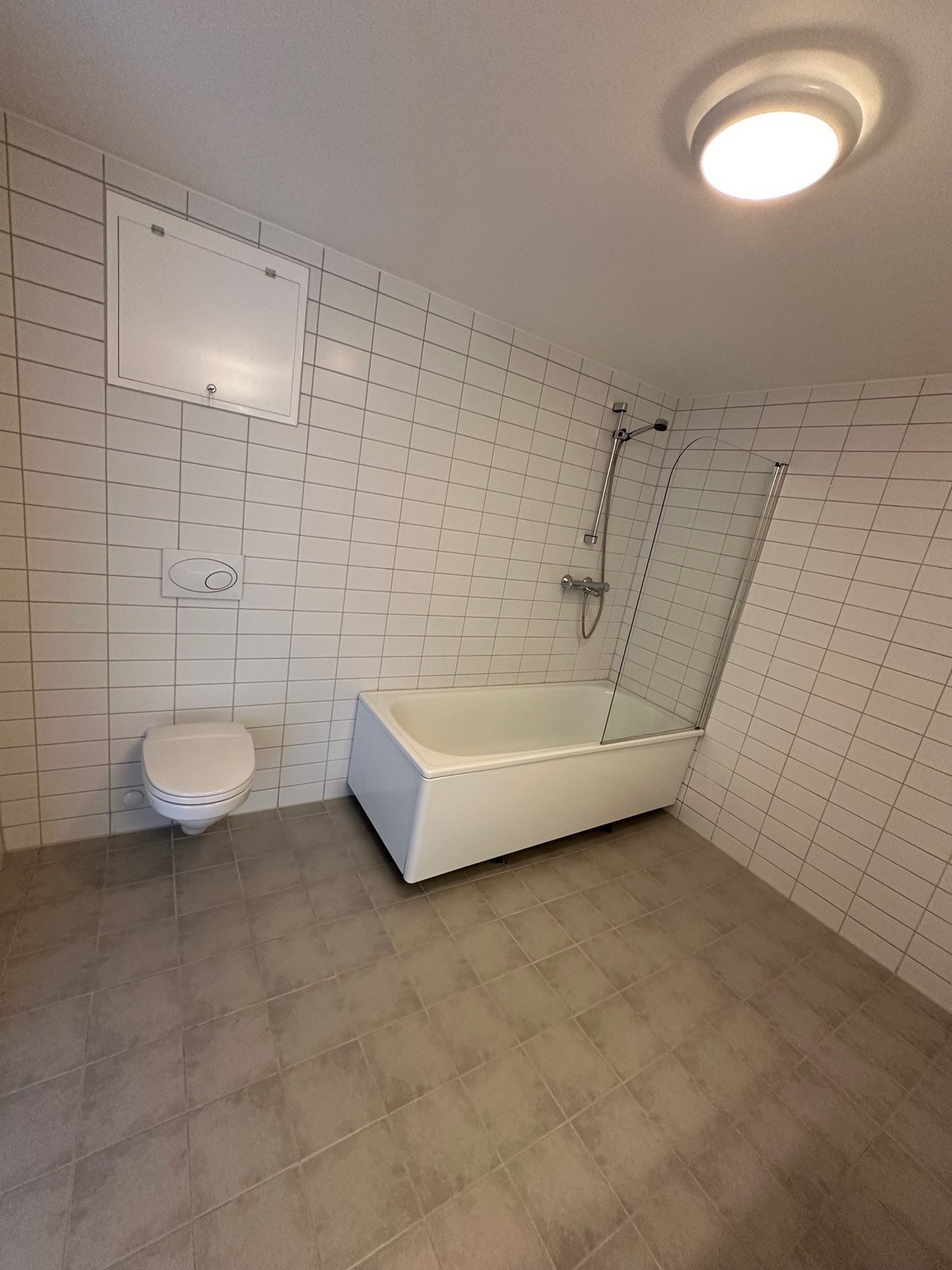 Bad med badekar Galleribilde