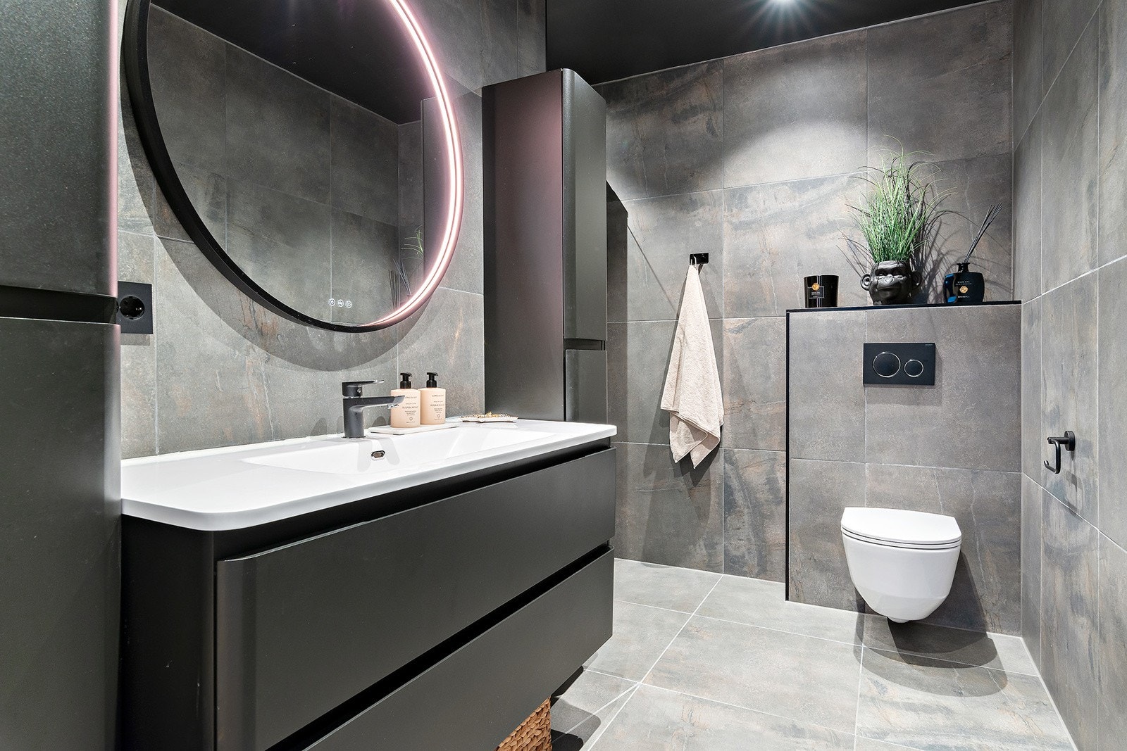 Badet er lekker og tiltalende, legg merke til godt lys i god kombinasjon med gode fargevalg. Galleribilde