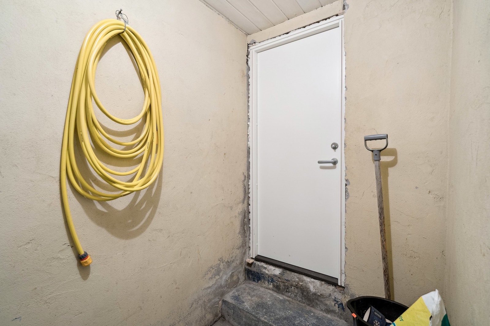 Egen inngang utenfra inn hit Galleribilde