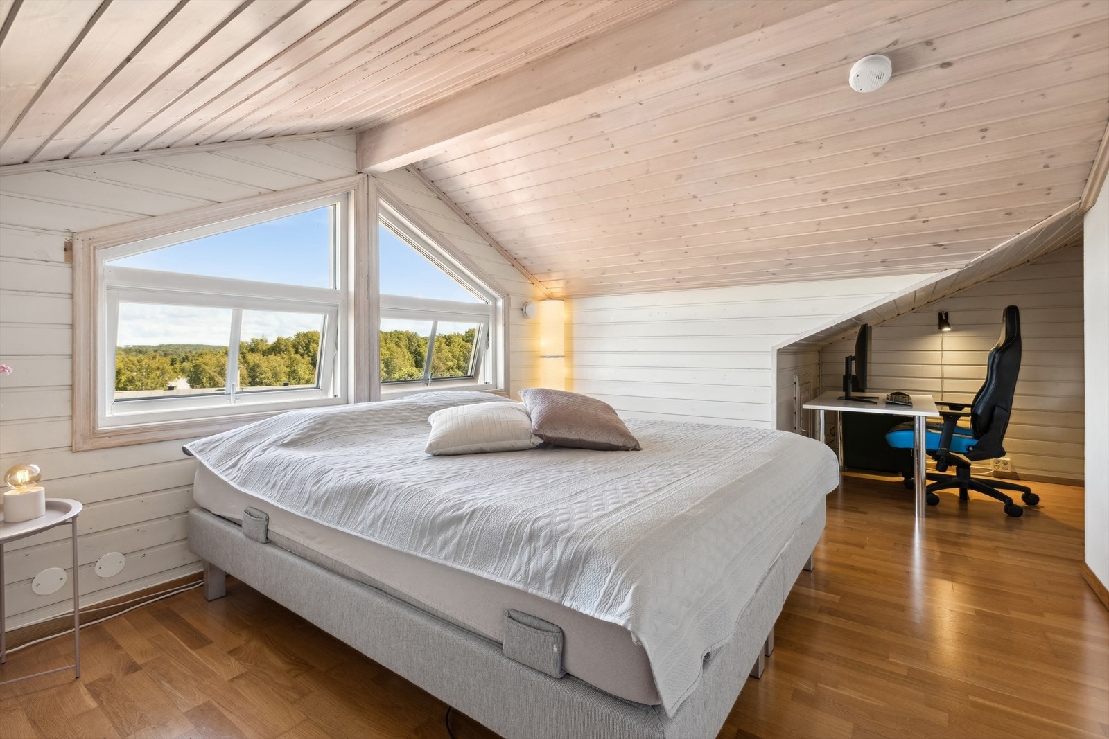 I leilighetens andre etasje, er det to soverom. Galleribilde