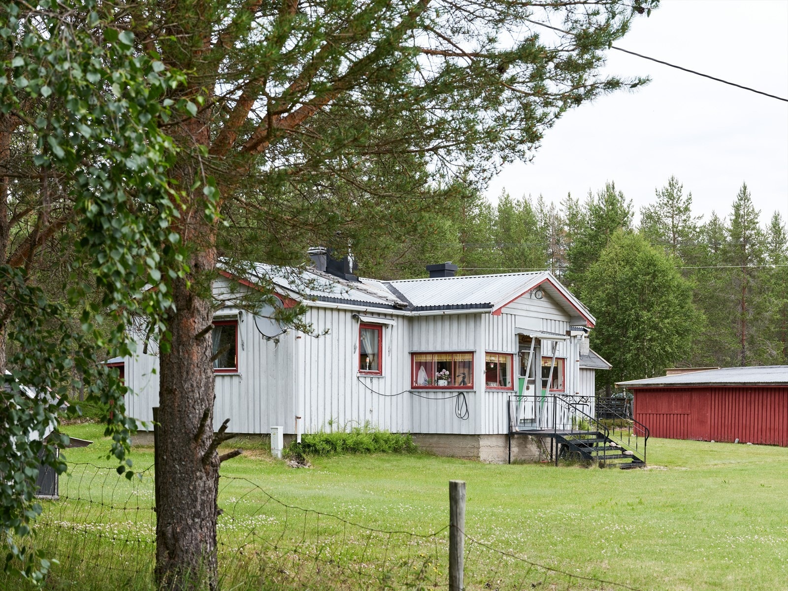 Boligen ligger stille og rolig til, i familievennlige omgivelser. Galleribilde