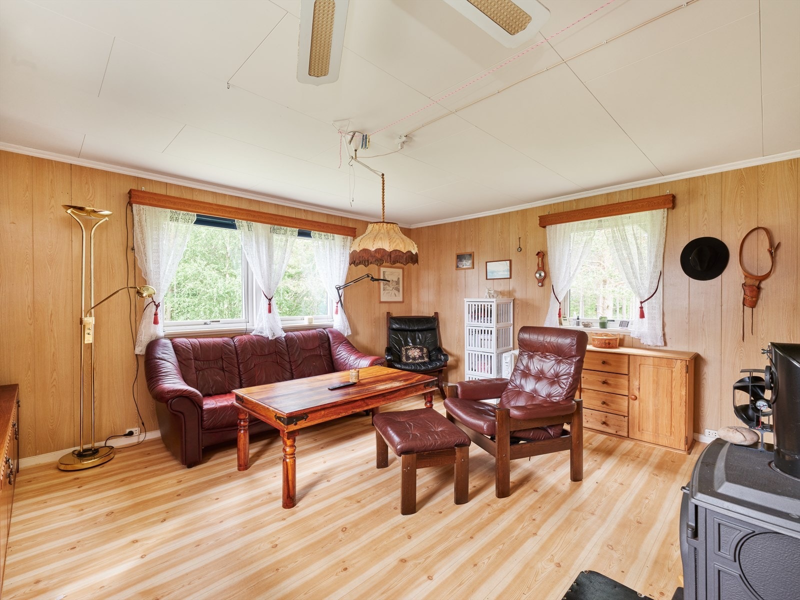 Stuen har god plass til sofagruppe. Galleribilde