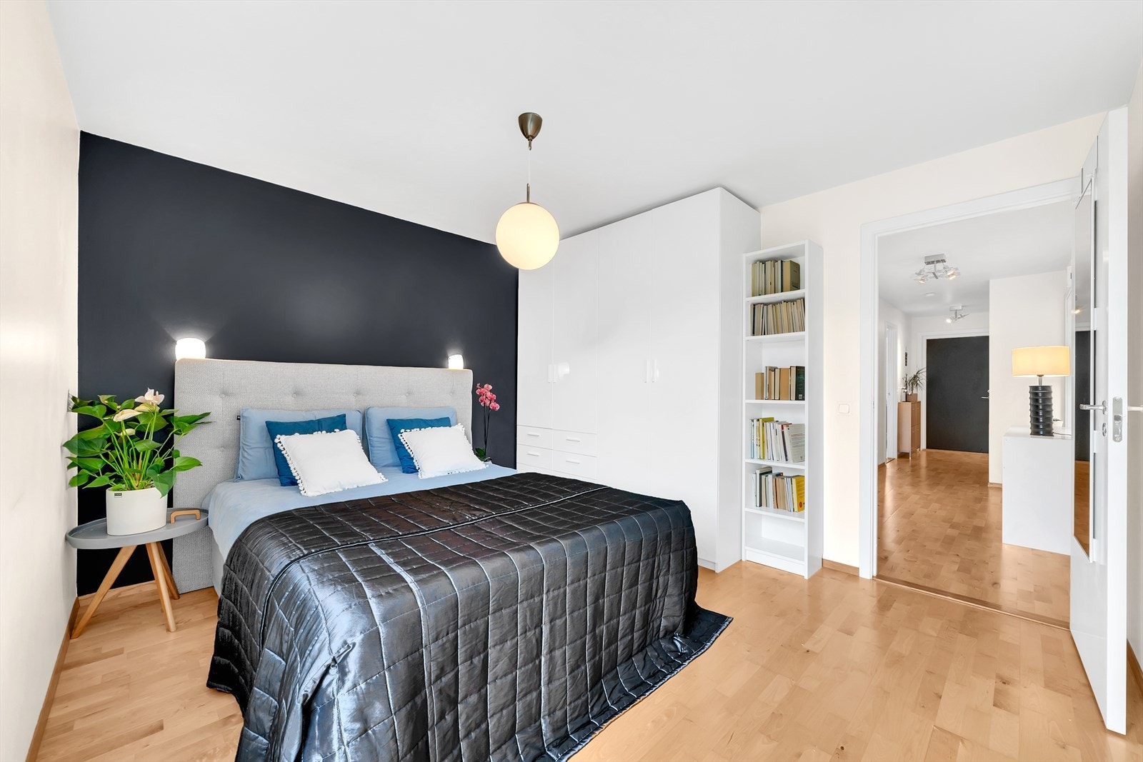 Hovedsoverommet er utstyrt med et stort garderobeskap. Galleribilde