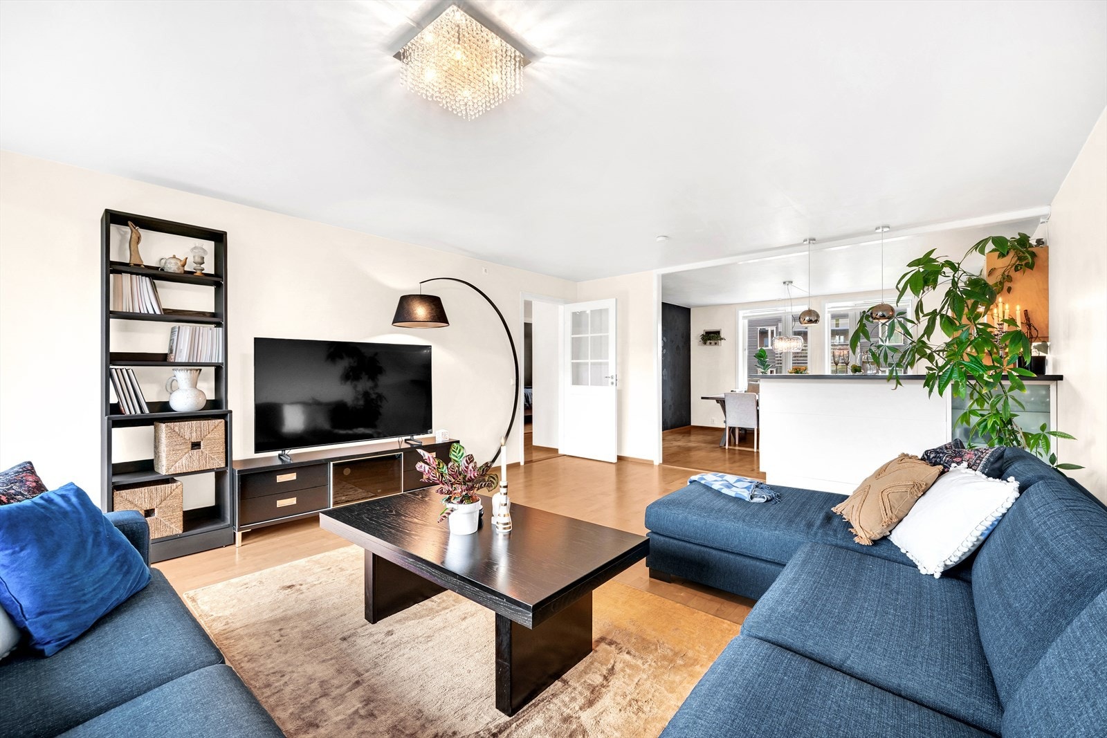 Leiligheten er gjennomgående og har en flott planløsning Galleribilde