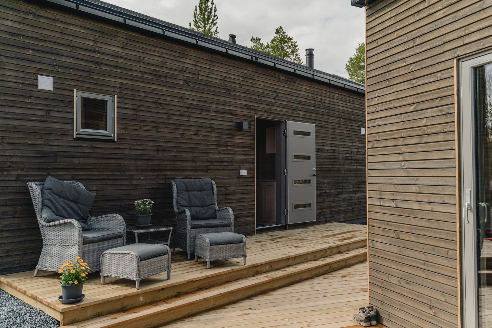 Eksteriørbilde av hyttemodell + anneks. Denne hytten er oppført på en annen tomt. Galleribilde