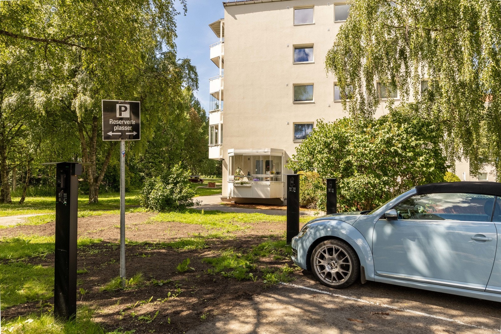 Mulighet for parkering. Må søke til styret. Galleribilde