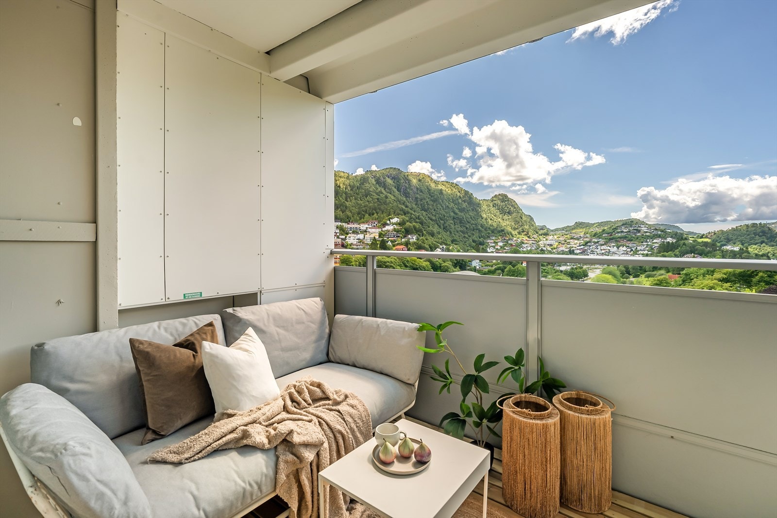 Se den utsikten! Fra kroken her nyter man også kveldssolen. Galleribilde