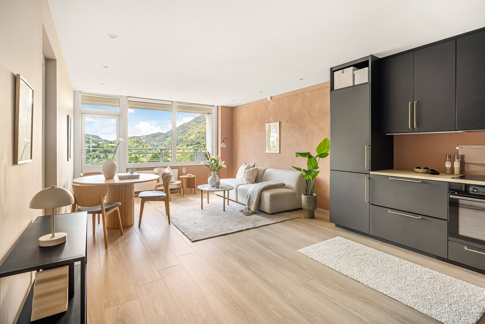 Velkommen til Gravdalsveien 2! Presentert av Maria Eskeland v/ Eiendomsmegler Vest. Galleribilde