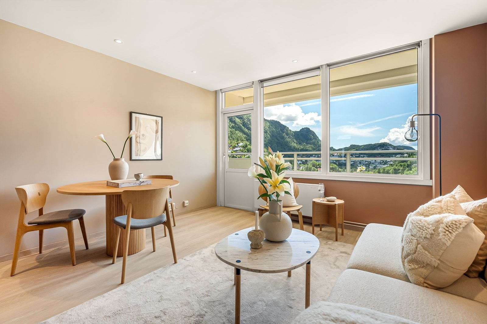 Det er også nye overflater i tak med led-spotter. Galleribilde