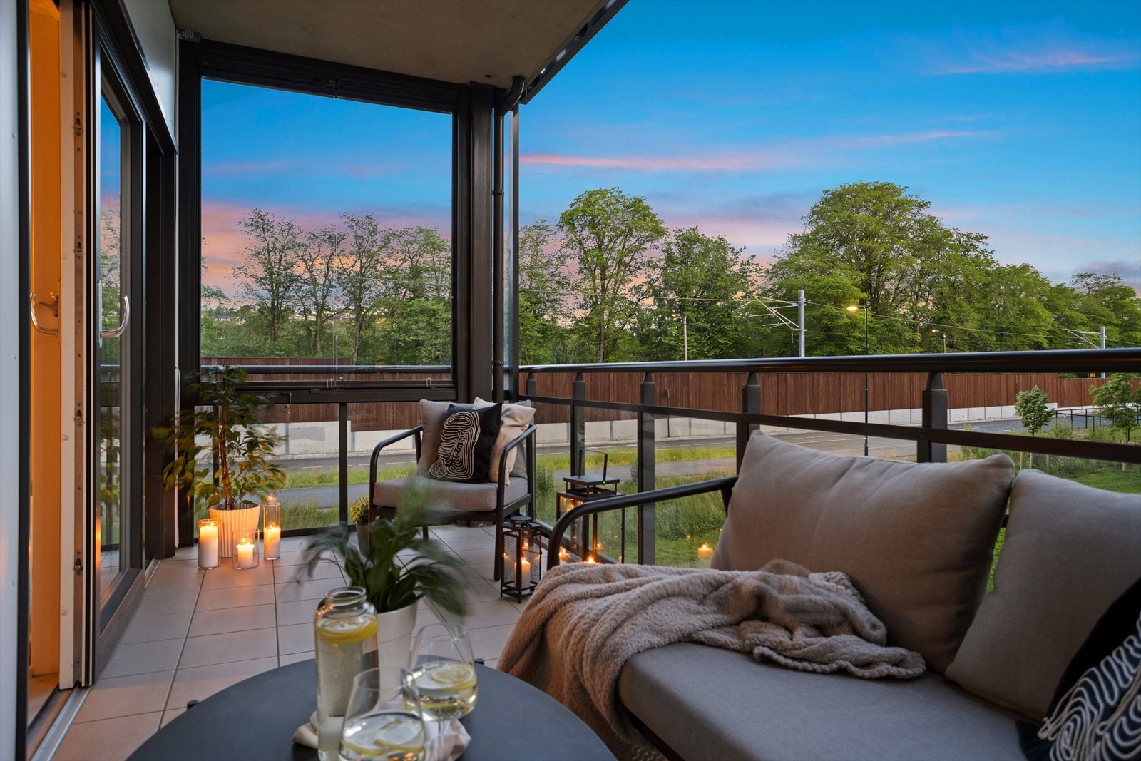 Kveldsfoto. Galleribilde