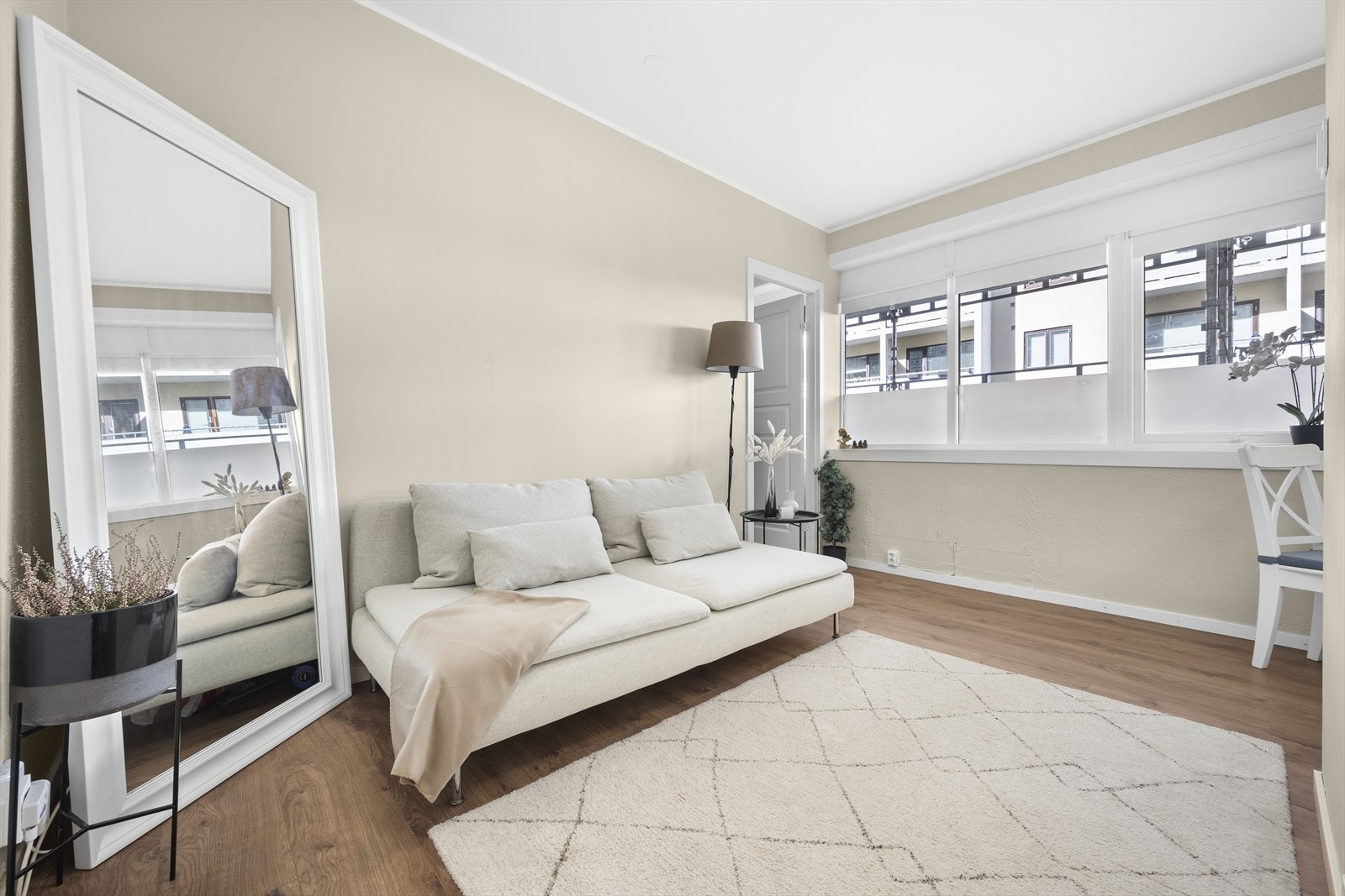 Velkommen til Sandakerveien 33, presentert av Nini Tran v/Eiendomsmegler1. Galleribilde