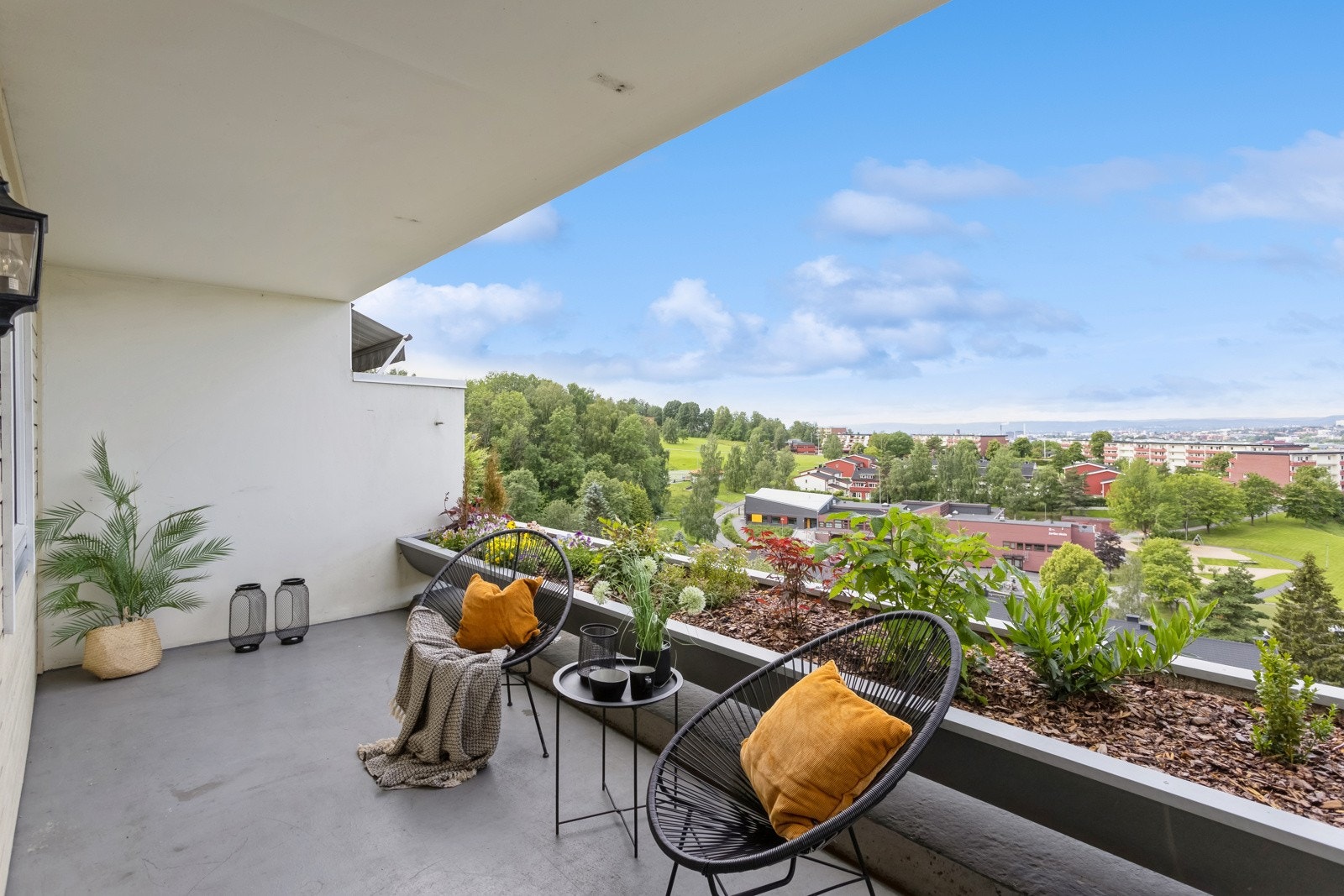 Stor balkong med gode møbleringssmuligheter! Galleribilde