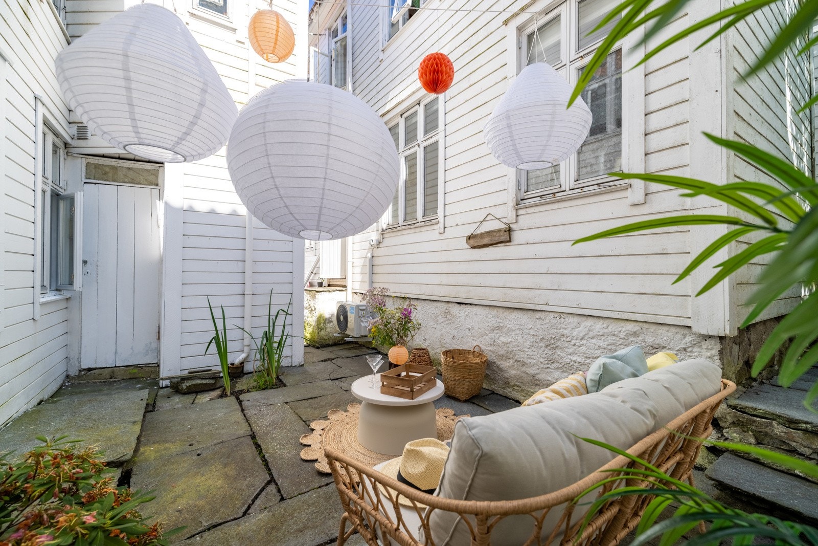 Huset ligger til høyre i bildet. Galleribilde