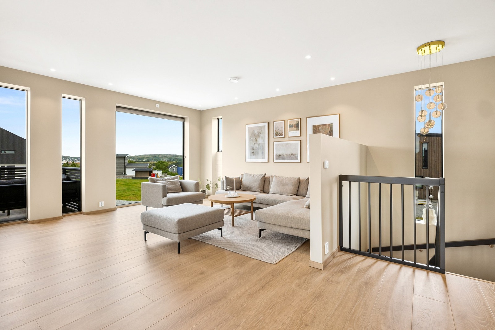 Hovedplanet består av kjøkken, stue, soverom, toalettrom og bod Galleribilde