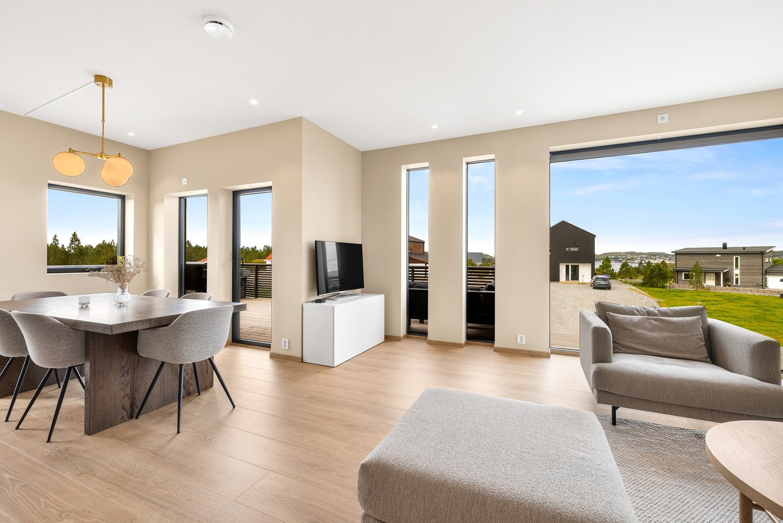 Boligen har vannbåren varme i gulv Galleribilde