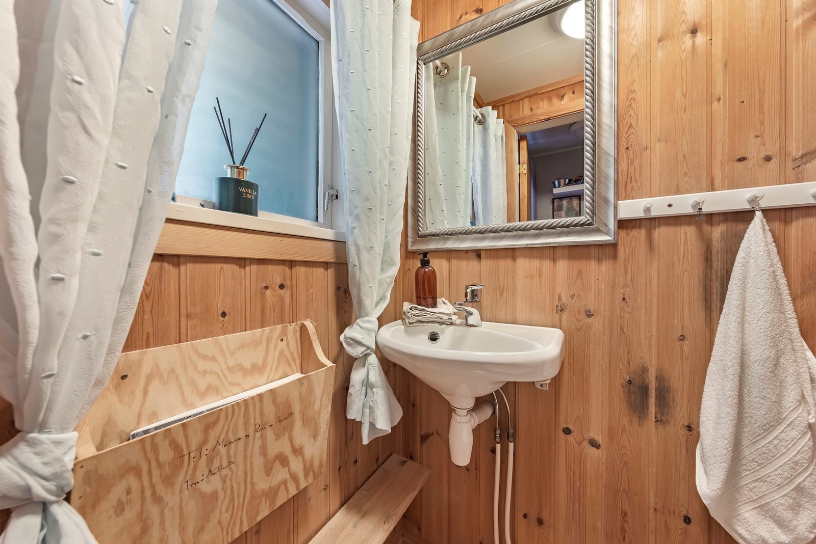 Toalettet ligger i hovedetasjen Galleribilde