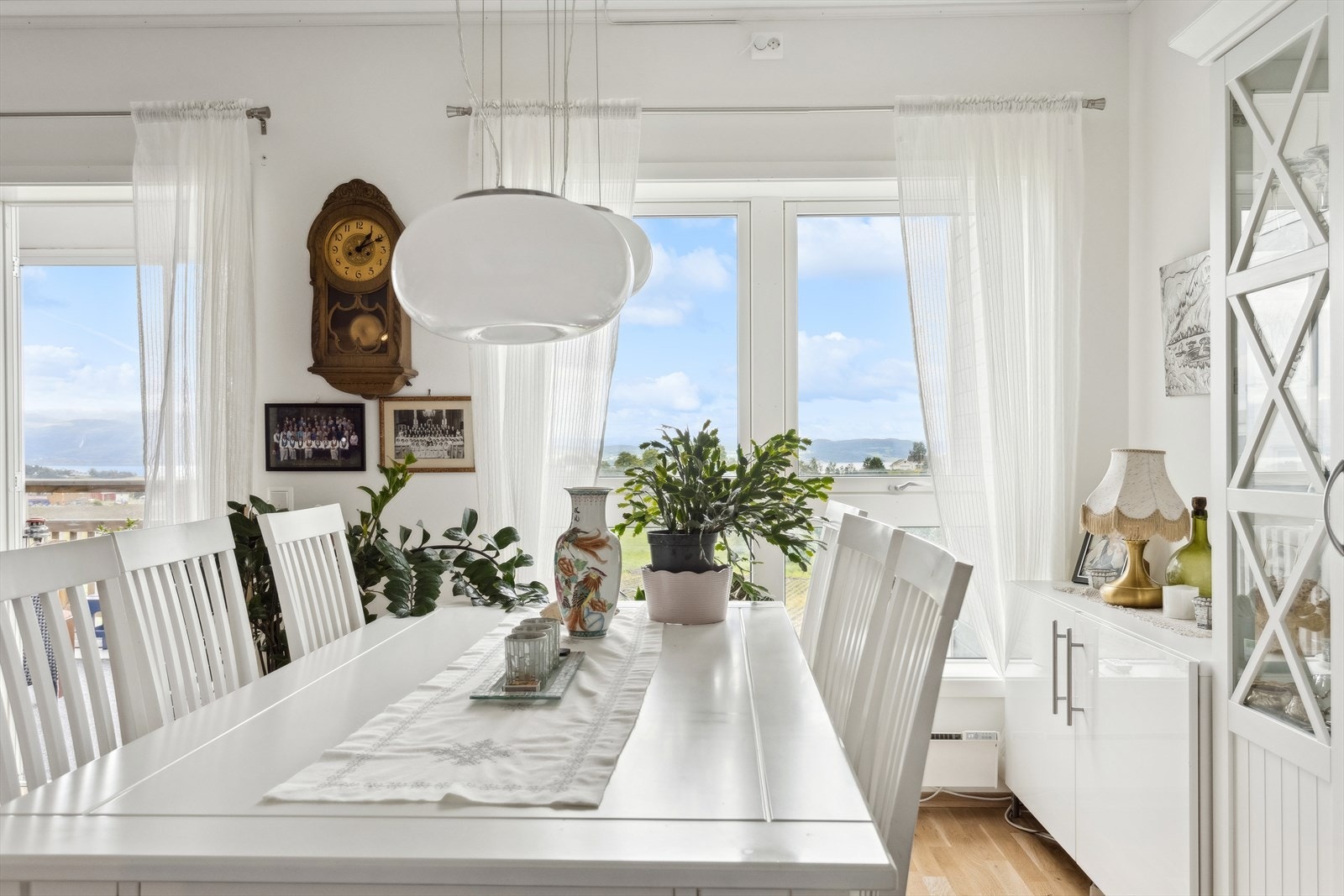 God plass til spisestue. Galleribilde