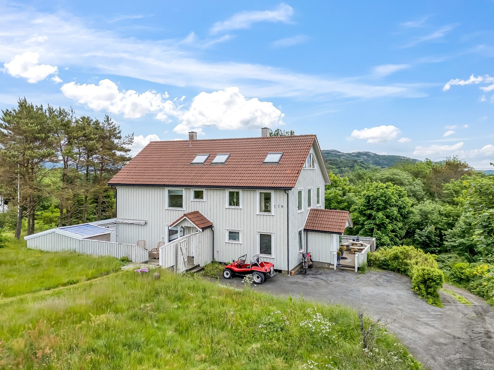 Landlig beliggende eiendom - beliggende på Lunde i naturskjønne omgivelser. Galleribilde