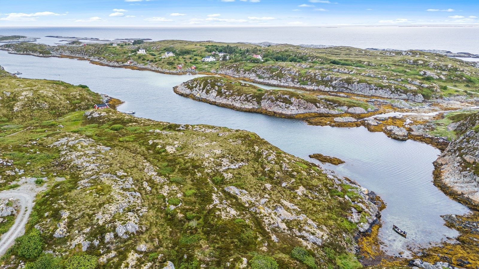 Kommunen er en av landets største fiskeoppdrettskommuner Galleribilde