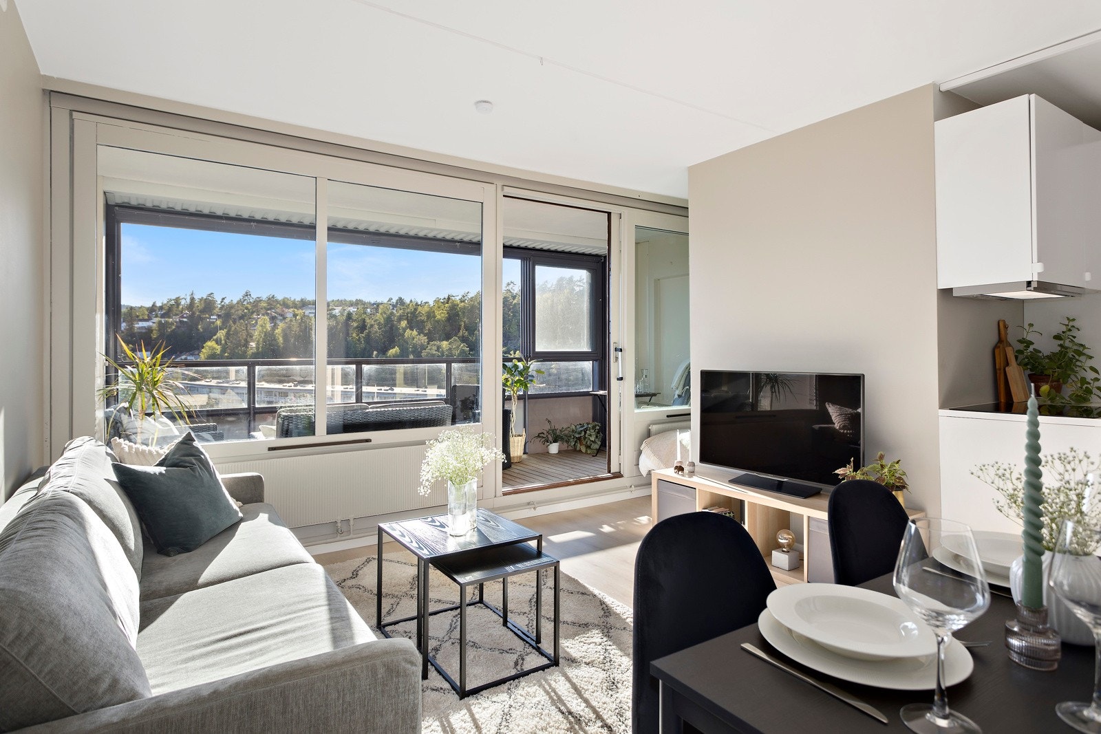 Henrik Wang ved EIE eiendomsmegling har gleden av å presentere Ammerudhelliga 41! Galleribilde