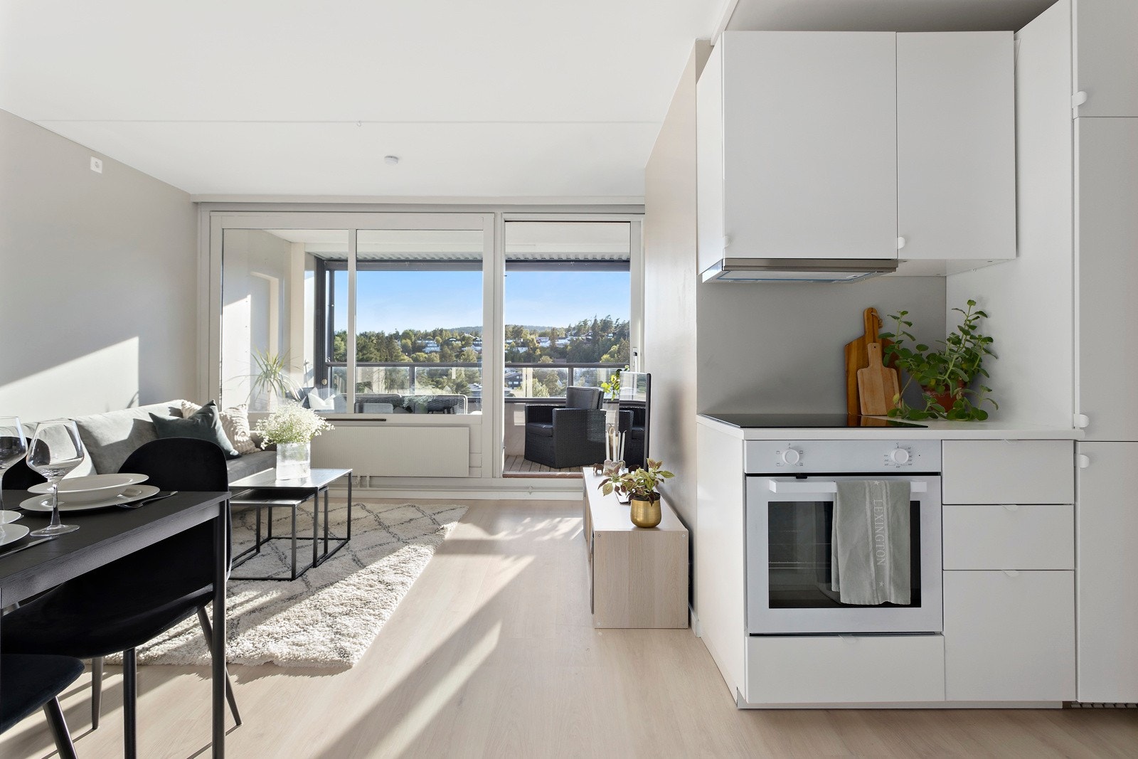 Den tidløse og lyse fargen gjør det enkelt å innrede etter egen stil og behov Galleribilde